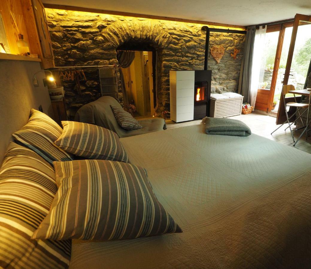 Grange Epiney Bed E Breakfast Bed and Breakfast La Salle Eksteriør billede