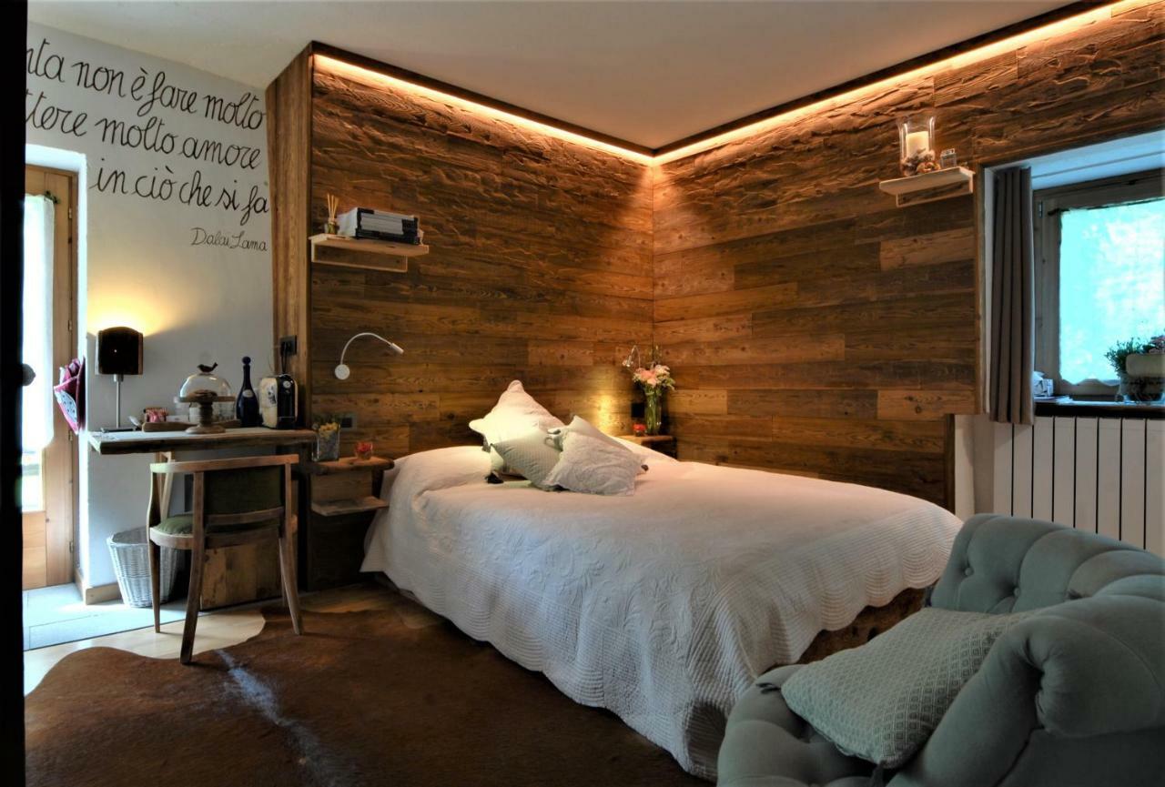Grange Epiney Bed E Breakfast Bed and Breakfast La Salle Eksteriør billede