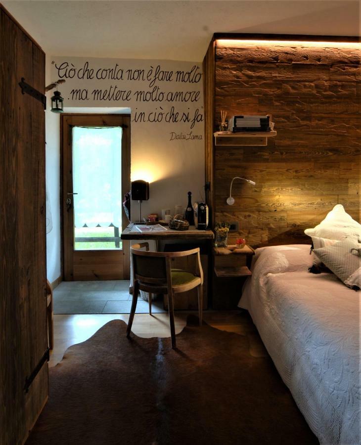 Grange Epiney Bed E Breakfast Bed and Breakfast La Salle Eksteriør billede